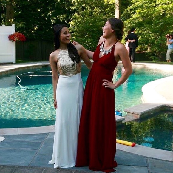 beautiful red prom dress - Picture 1 of 5